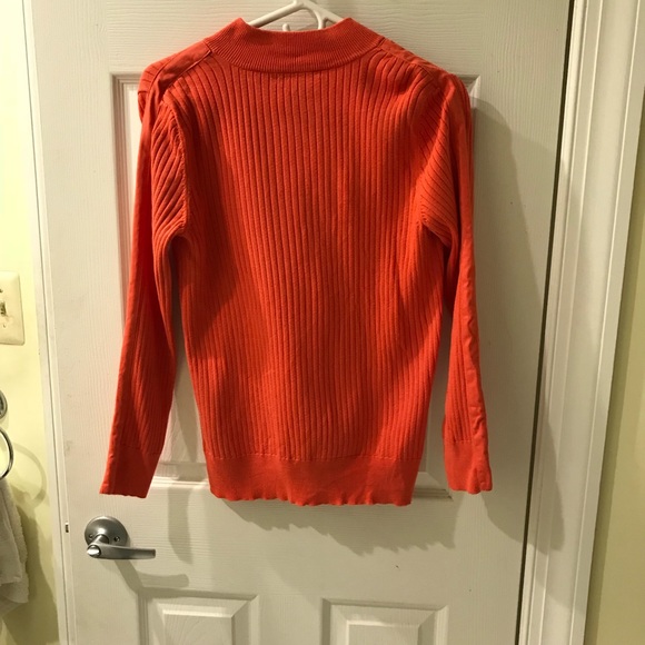 4 snap pull over - Picture 3 of 3